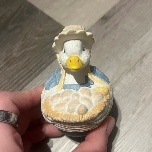 Goose Figure - Picture 2 of 4